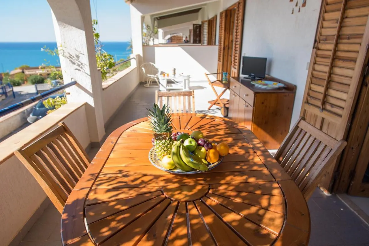 Sea Front Apartment 5 Beds With Balcony 250 Meters From The Beach Case San Marco