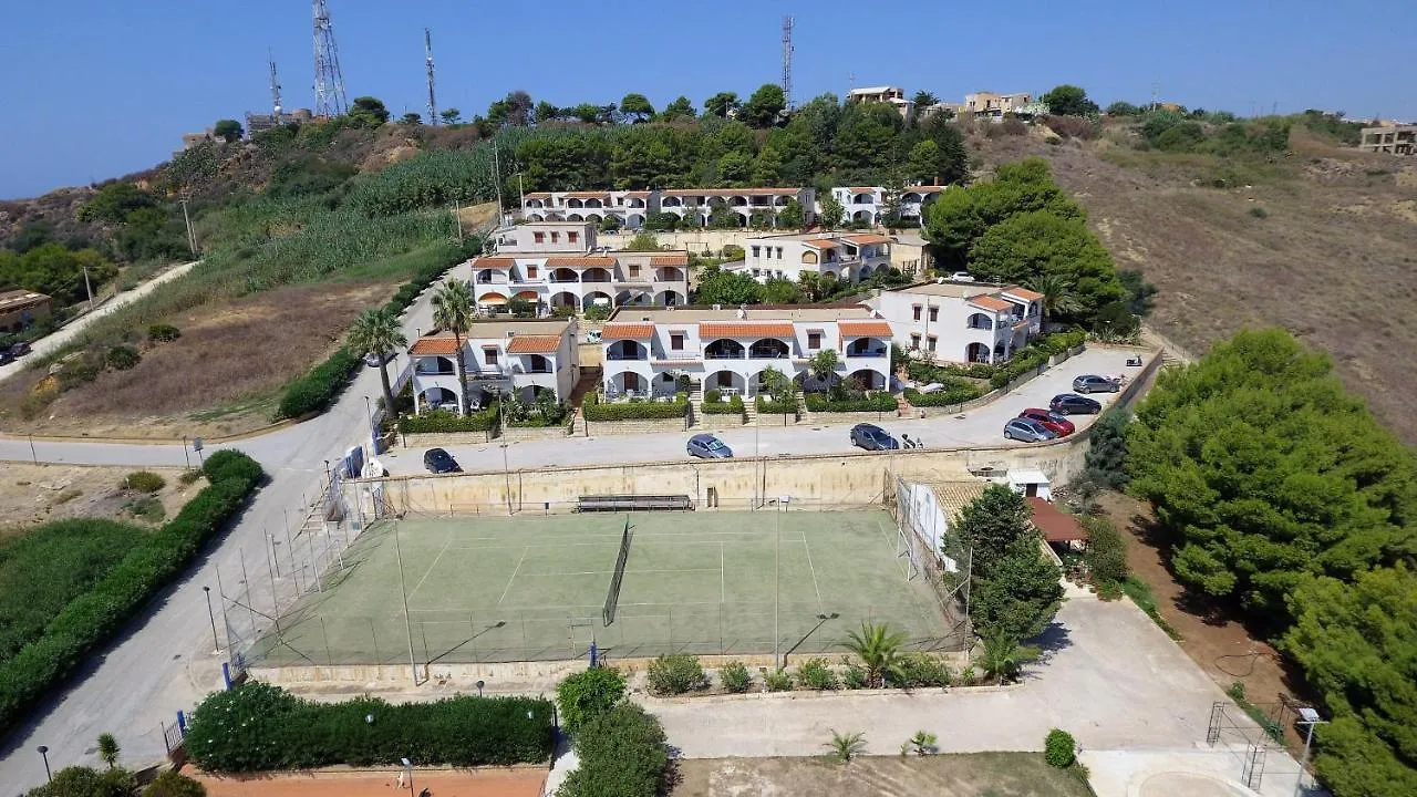Sea Front Apartment 5 Beds With Balcony 250 Meters From The Beach Case San Marco