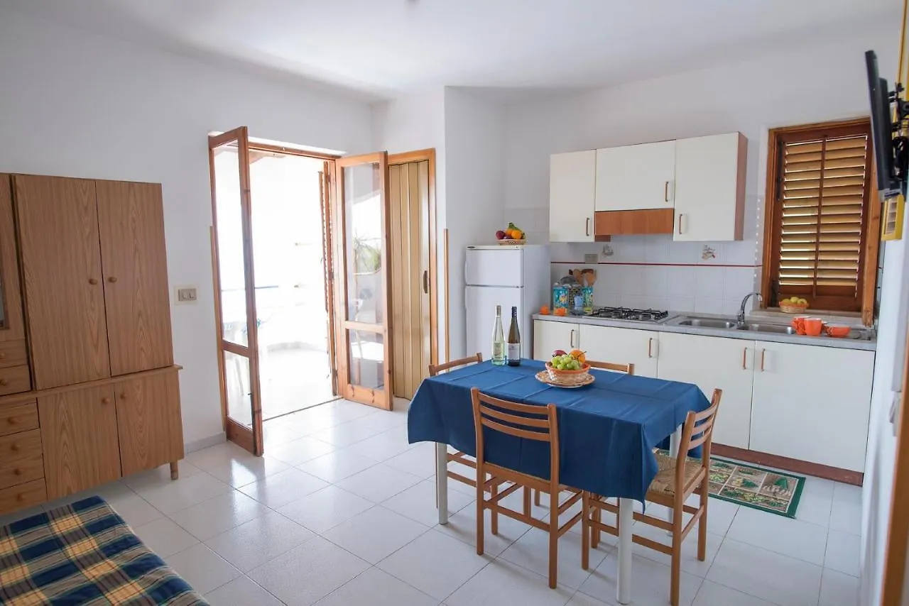 Sea Front Apartment 5 Beds With Balcony 250 Meters From The Beach Case San Marco