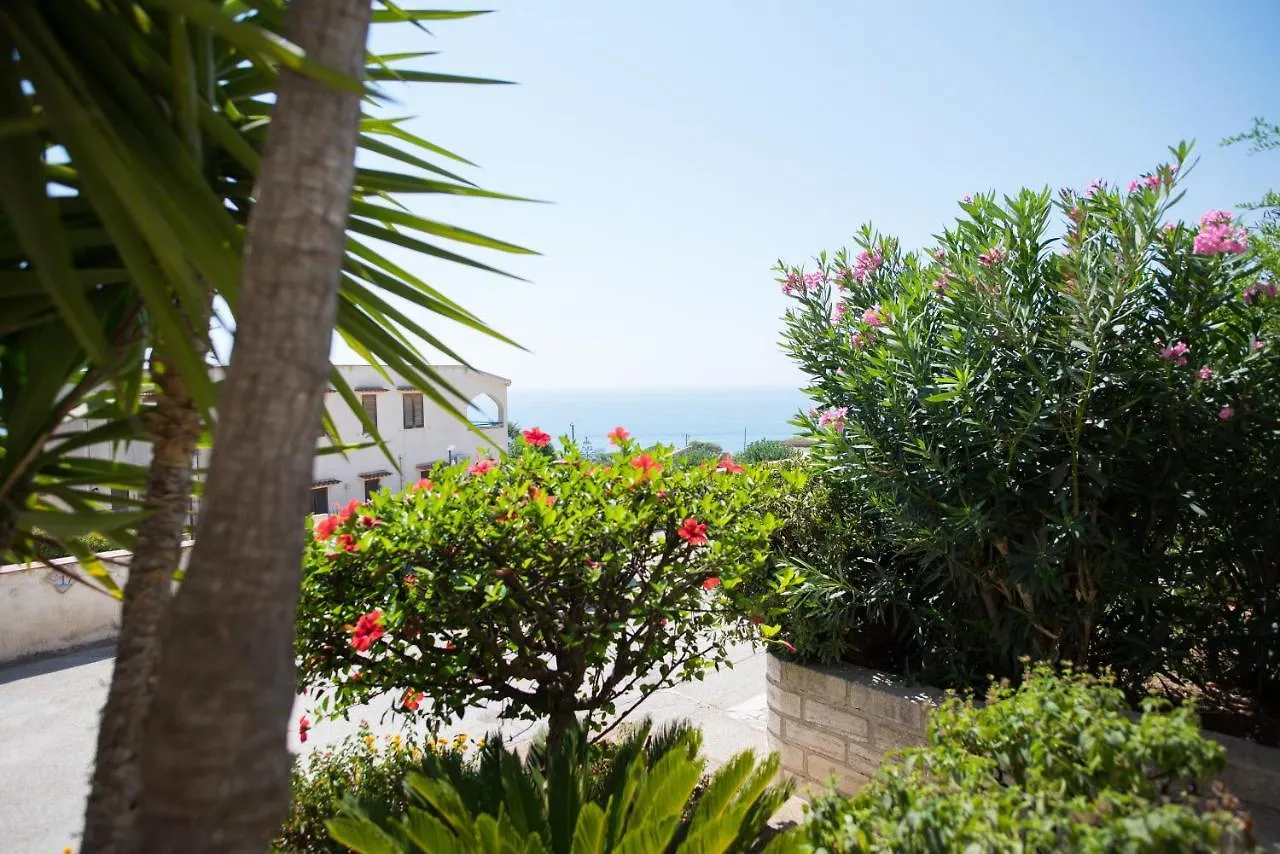 Sea Front Apartment 5 Beds With Balcony 250 Meters From The Beach Case San Marco
